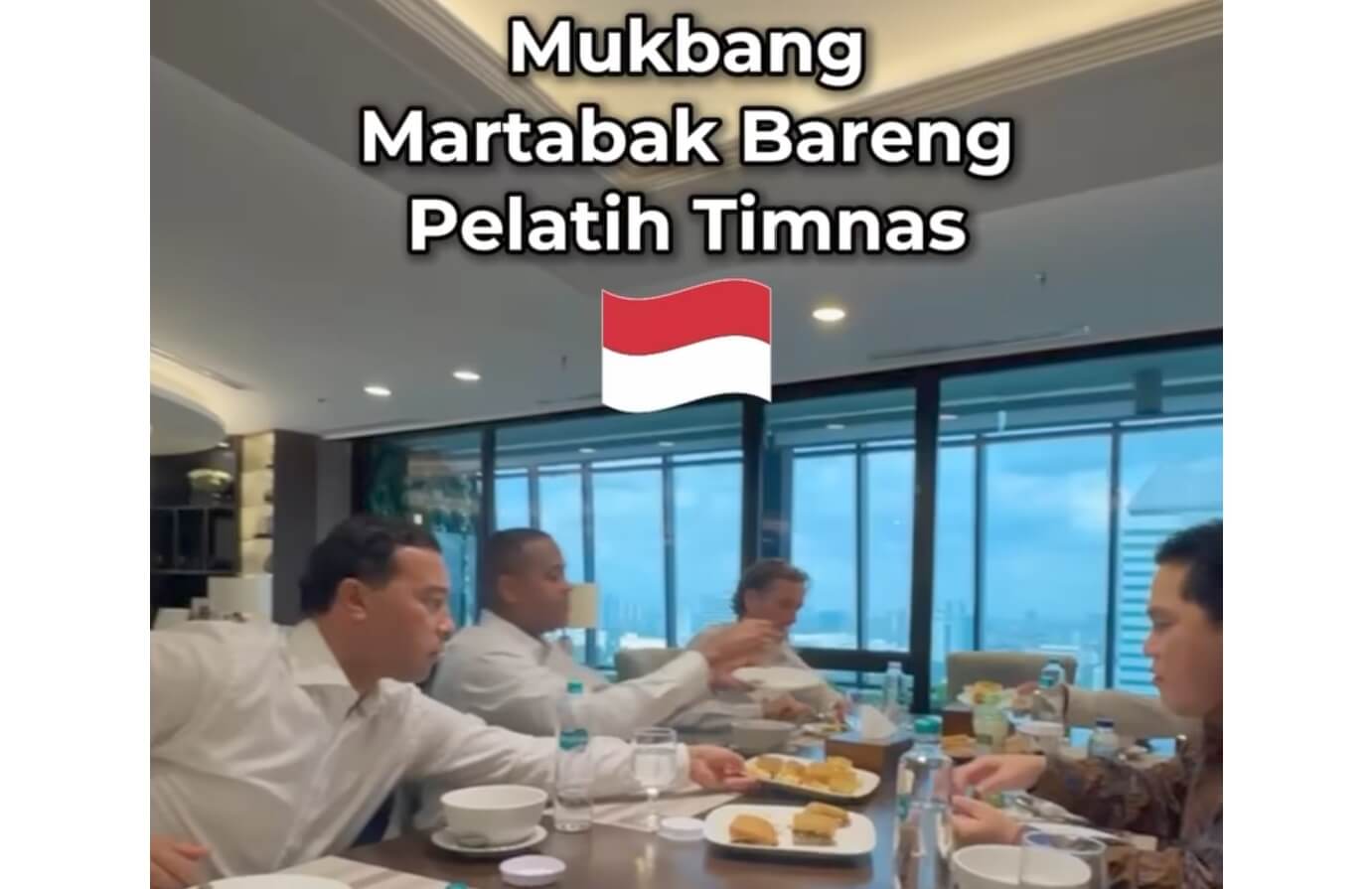 Habis Makan Nasi Padang, Terbitlah Mukbang Martabak, Tim Kepelatihan Indonesia Kian Melokal, Pertanda Apa? 