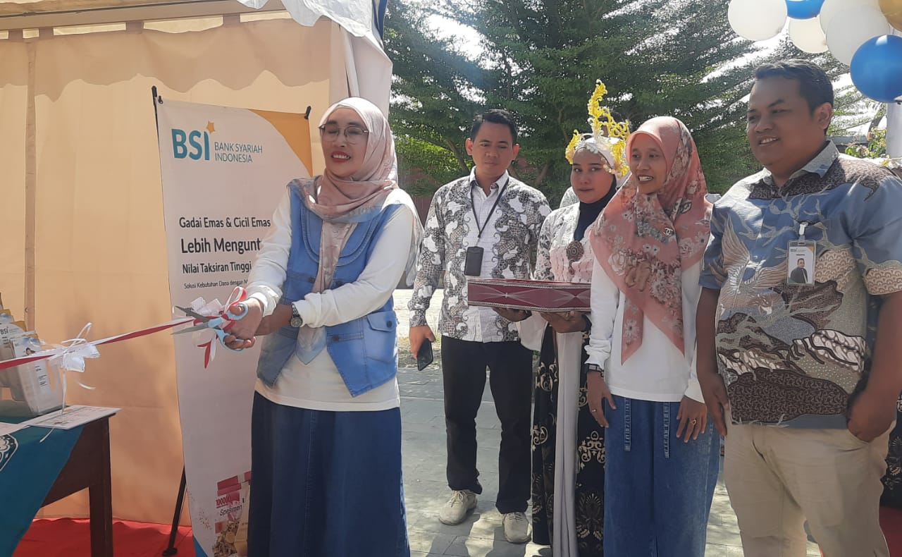 Fasilitasi Lulusan Dengan Dunia Kerja, SMK Teladan Kertasemaya Helat Job Fair