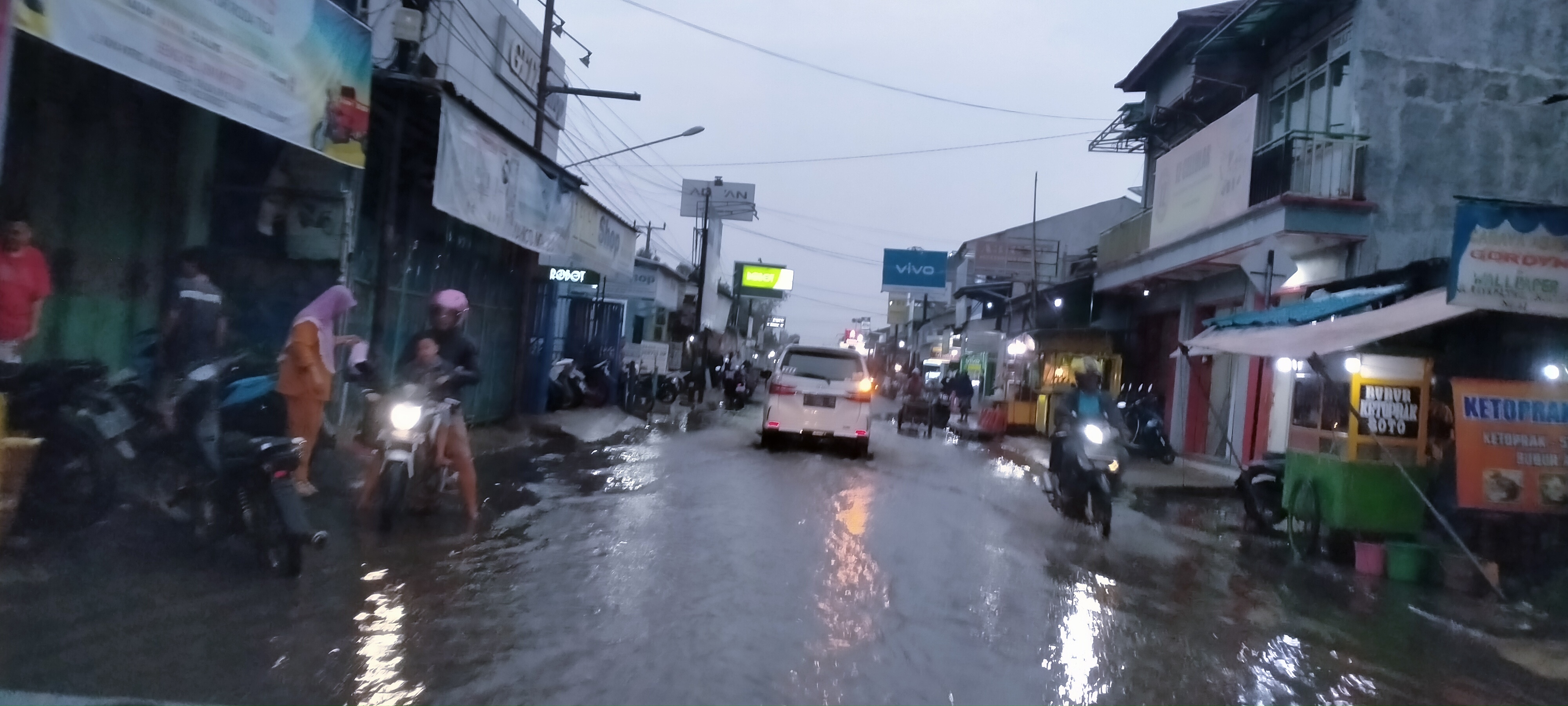 Selokan Mampet, Ruas Jalan Provinsi Langganan Tergenang