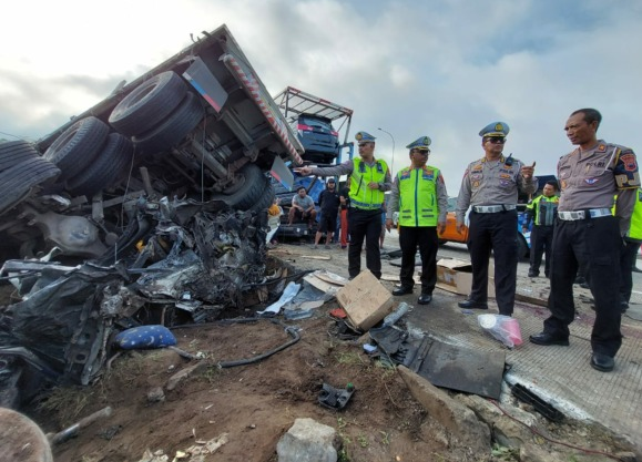 Kecelakaan Beruntun di Ruas Tol Semarang - Solo Melibatkan 8 Kendaraan, 6 Orang Meninggal Dunia