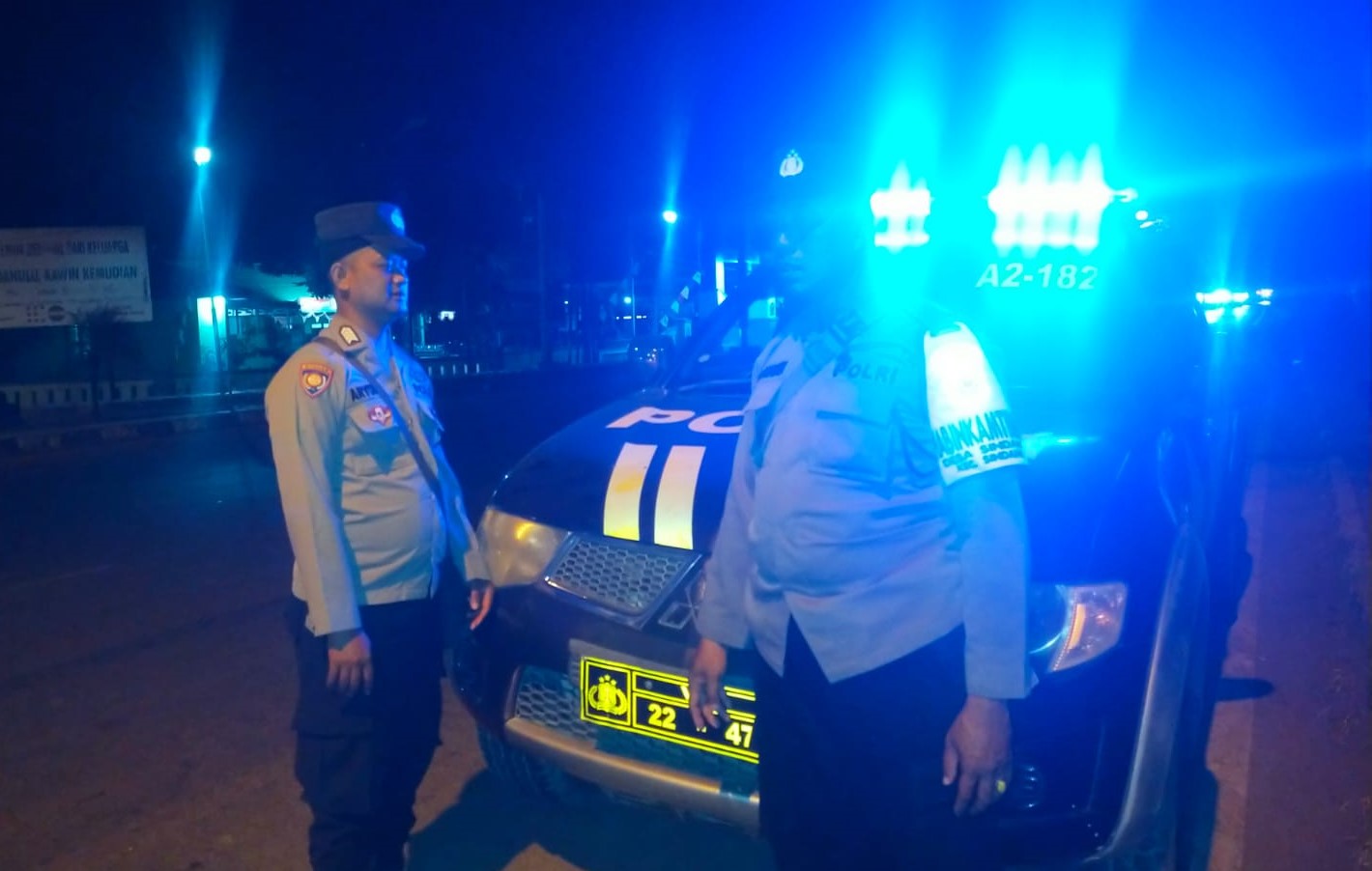 Rotator Biru Menyala, Polsek Sindang Indramayu Tingkatkan Keamanan lewat Patroli Malam
