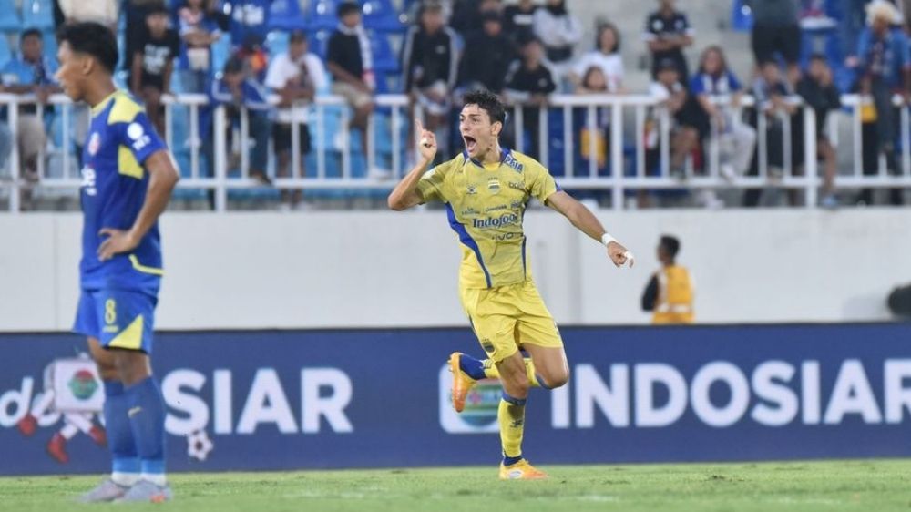 Gol Sundulan Federico Barba di Injury Time Antarkan Persib Bandung dengan 10 Pemain Kalahkan Arema FC