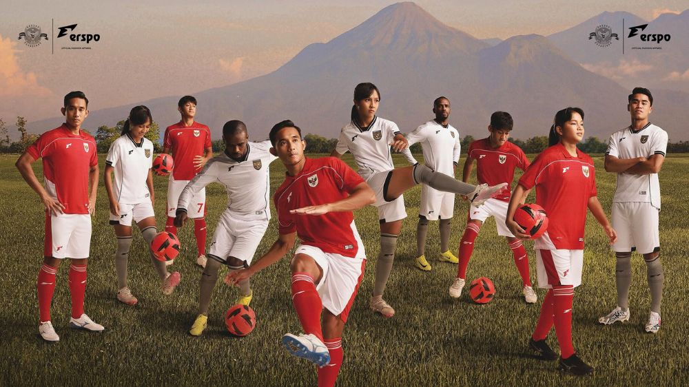Denny Landzaat Terpukau dengan Jersey Baru Timnas Indonesia, Sebut Desainnya Modern, Elegan, dan Berkelas!