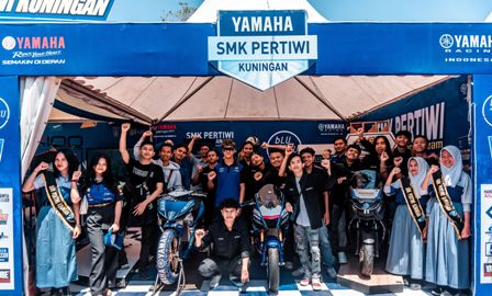 Coaching Clinic Aldi Satya Mahendra di SMK Pertiwi Kuningan, Wujudkan Mimpi Jadi Juara Pakai Yamaha R25 