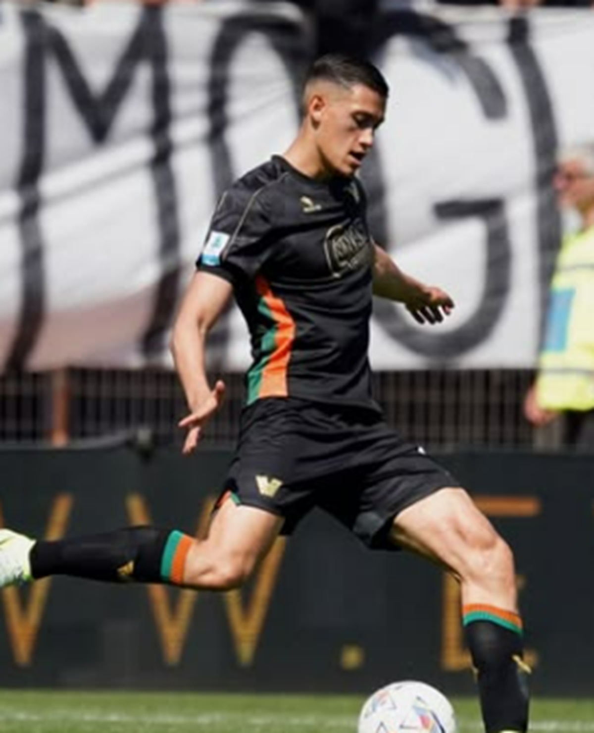 Langsung Tancap Gas! Torino dan Venezia Sepakati Transfer Jay Idzes di Angka yang Fantastis! Begini Detailnya