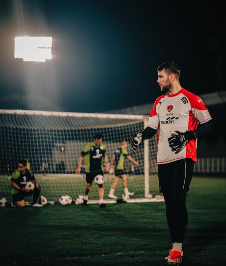 Latihan Kiper Timnas Indonesia Berbeda Jelang Laga Lawan Arab Saudi, Respons Blunder Maarten Paes?