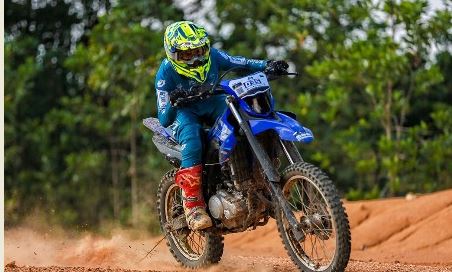 Night Race Perdana Shell BLU CRU Yamaha Enduro Challenge, Sambangi Kalimantan Barat