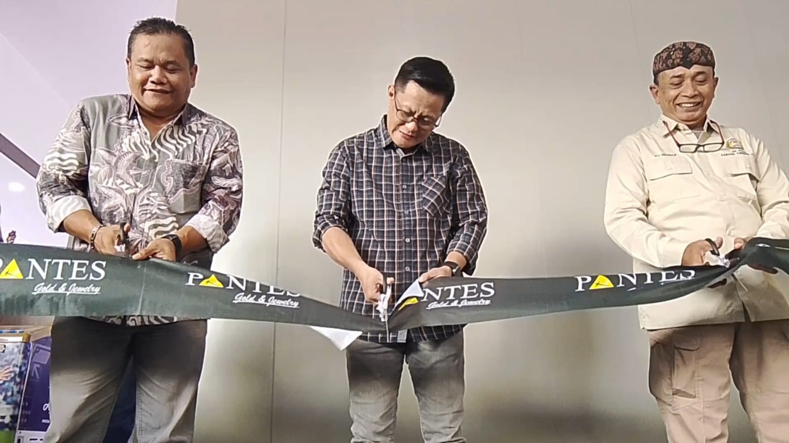 Toko Mas Pantes Buka Cabang ke-32 di Haurgeulis, Warga Inbar  Kini Punya Sentra Emas dan Berlian
