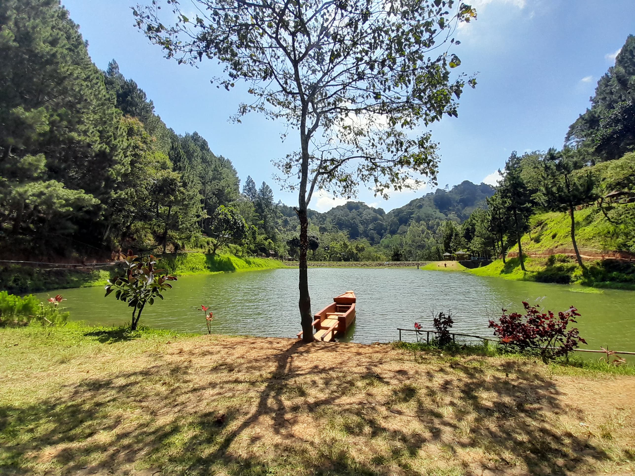 Lagi Hits! Ini Rekomendasi 10 Tempat Wisata di Kuningan yang Harus Masuk List Liburan Kamu