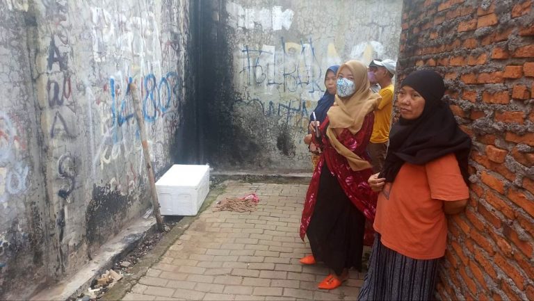 Geger Temuan Kotak Berisi Bangkai di Bekasi
