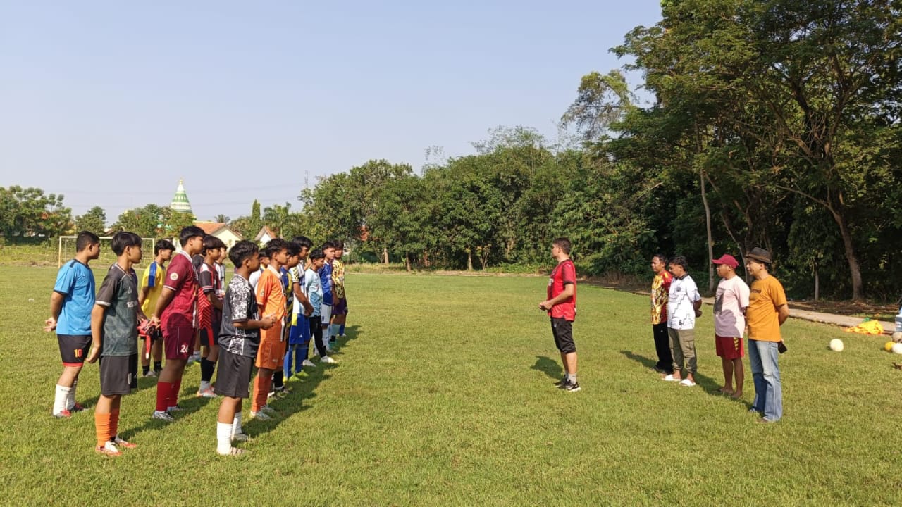 Puluhan Pemain Bola Ikuti Seleksi U-18 Tim Sepak Bola Kecamatan Sukagumiwang