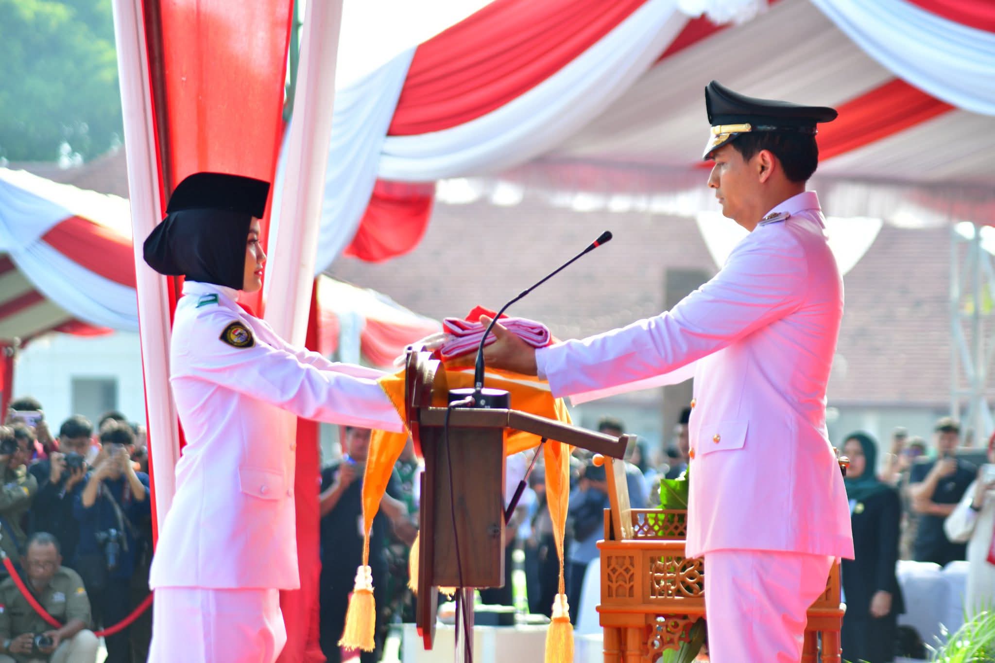 Capaian Pembangunan Indramayu Hingga Agustus 2025: Investasi Capai 1 Triliun, 10.000 Izin Usaha, dan Lainnya 