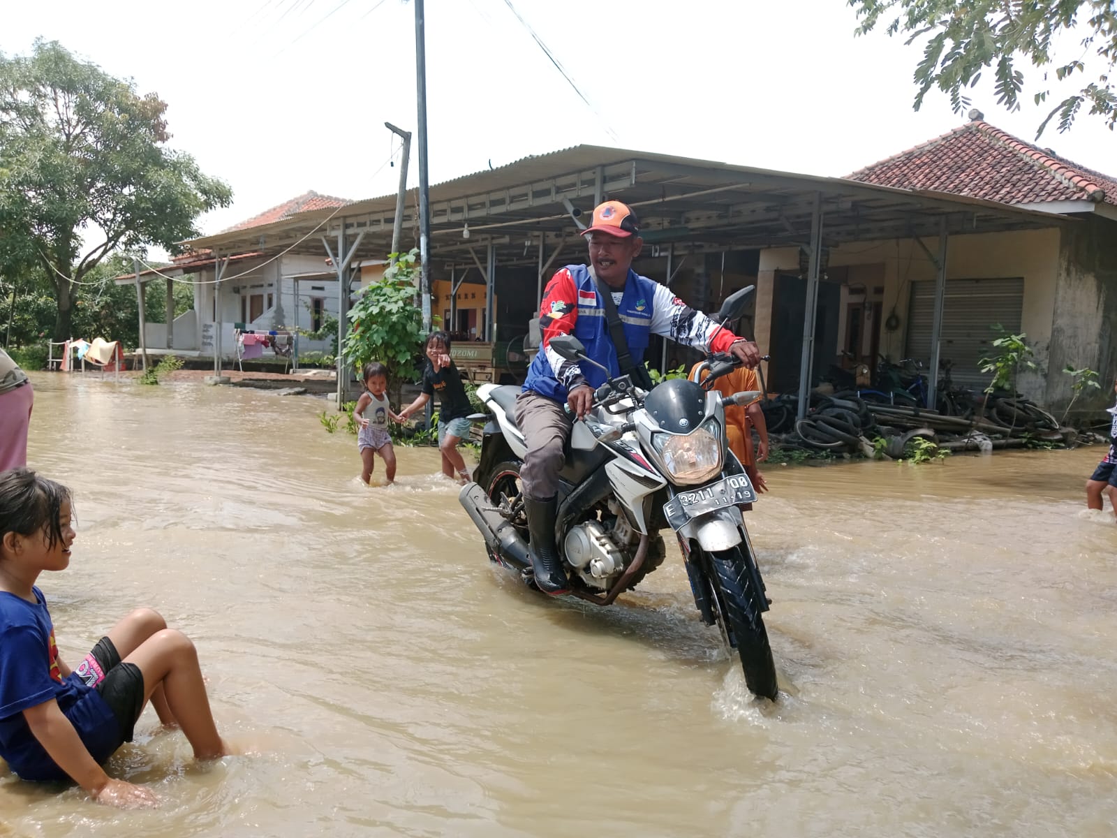  Sungai Asin Meluap Puluhan Rumah Warga di Desa Bunder Kebanjiran