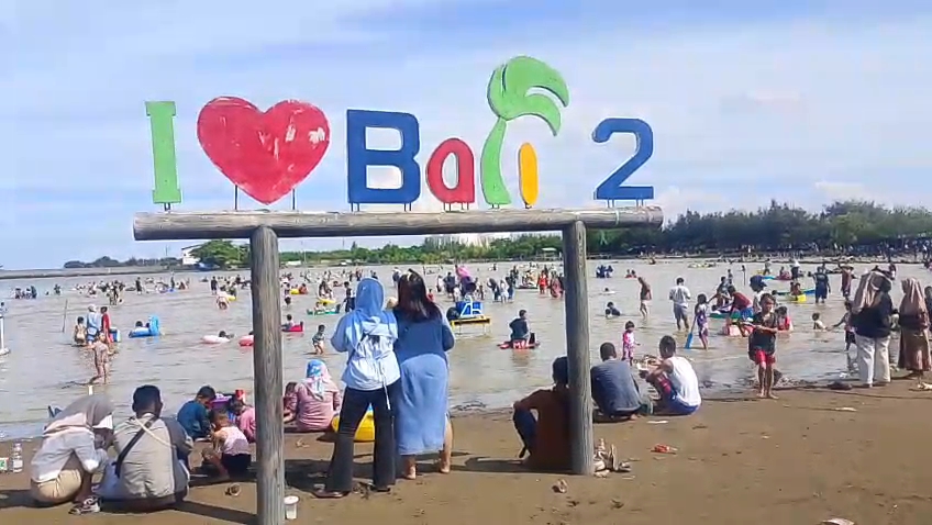 Pantai Bali 2 Jadi Destinasi Pilihan Warga untuk Habiskan Waktu Libur Lebaran