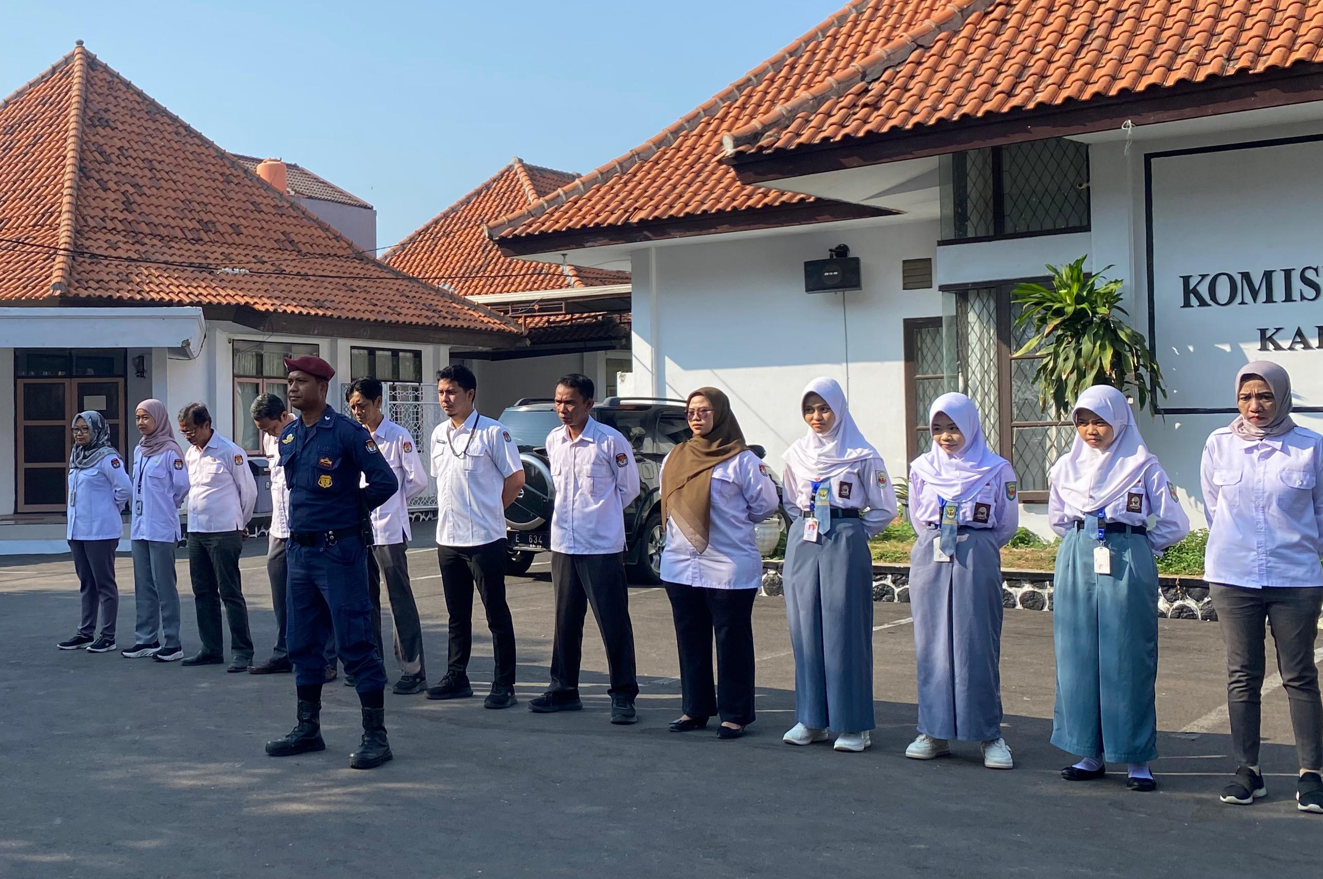 KPU Verifikasi Berkas Administrasi Tiga Paslon