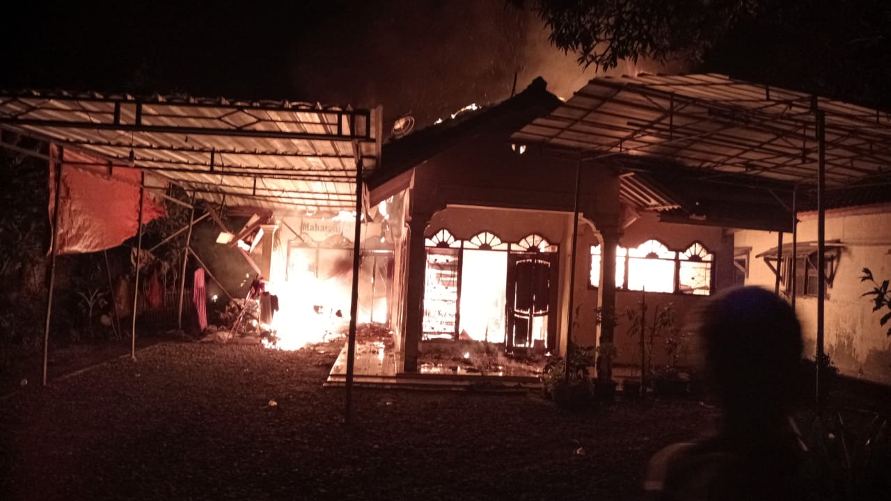 Ditinggal Kondangan, Rumah Terbakar di Desa Jagapura Kidul