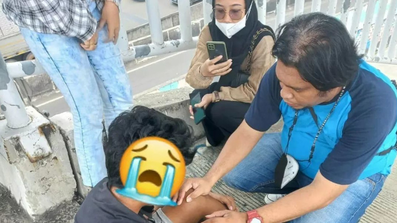 Mantap! Polisi Berhasil Selamatkan Bocah  Bunuh Diri di JPO Walikota Jakarta Utara