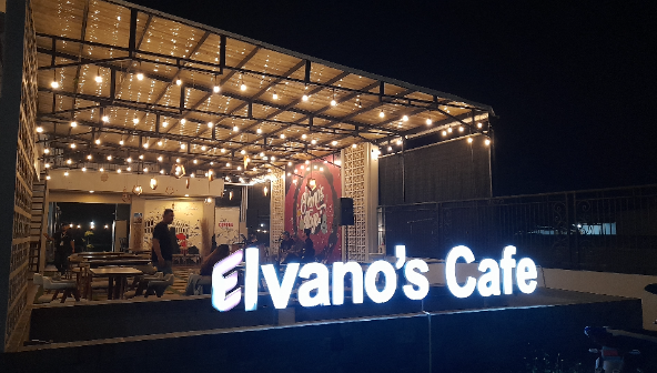 Elvanos Cafe, Tempat Nongkrong Asyik di Gantar