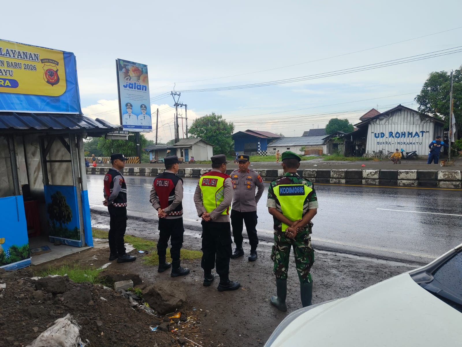 Pantau Arus Lalu Lintas di Jembatan Sewo, Himbau Pengendara Tak Lempar Koin