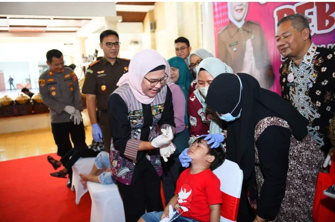 Bupati Nina Canangkan Sub  Pekan Imunisasi Nasional (PIN) Polio 