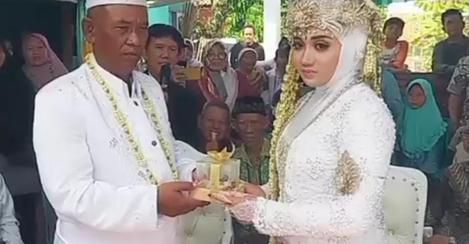 Kakek Menikah dengan Gadis 19 Tahun di Subang, Segini Mas Kawinnya