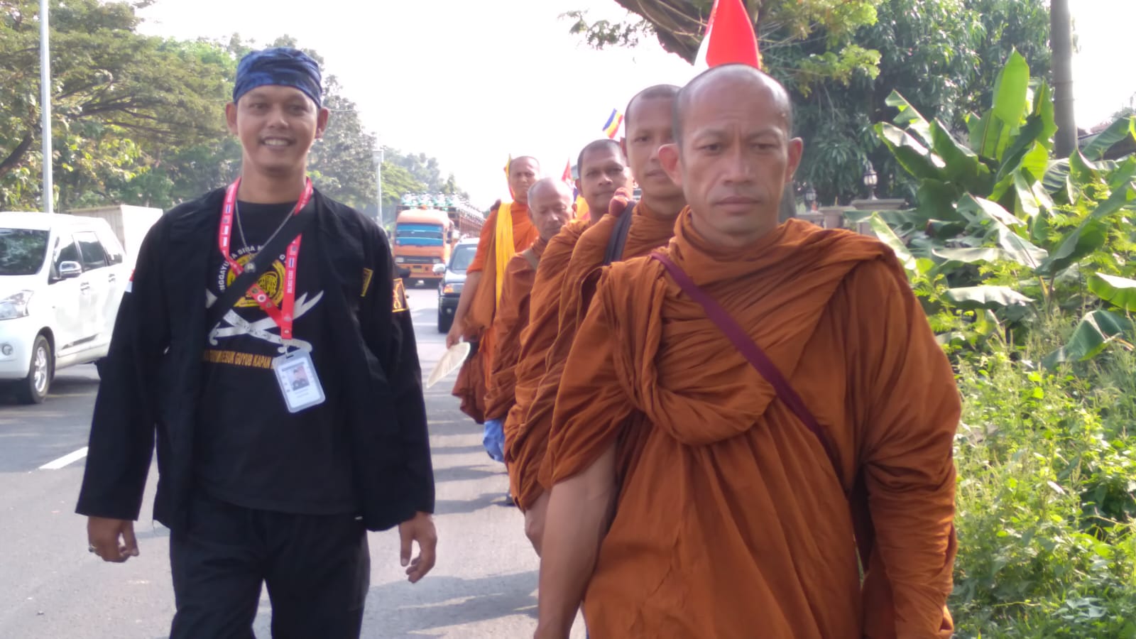 Perjalanan 32 Biksu dari Thailand Menuju Borobudur Istirahat di Mako Brimob Winong Cirebon