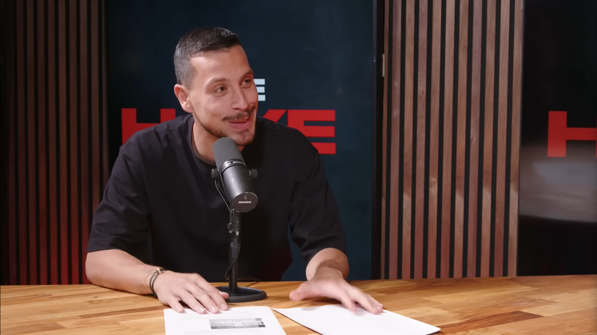 Banyak Diincar Klub Besar, Thom Haye Masih Belum Bisa Putuskan Klub Mana yang akan Dipilih