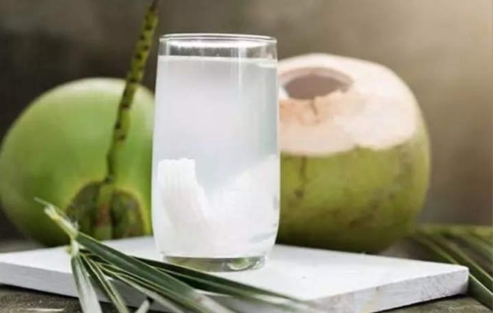 3 Waktu Terbaik untuk Minum Air Kelapa: Maksimalkan Manfaatnya!