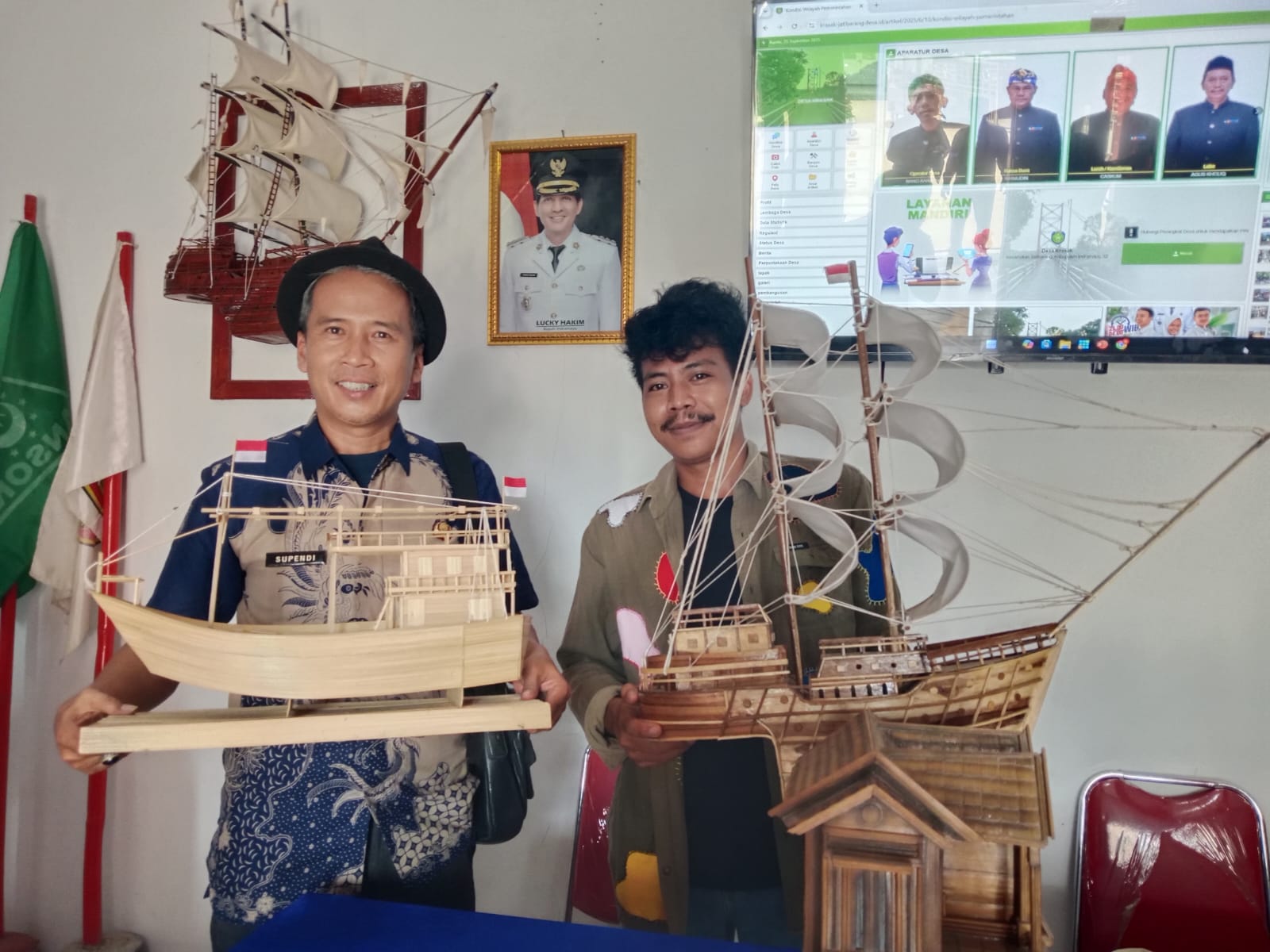 Kholis Pemuda Asal Krasak yang Mampu Olah Bambu Jadi Miniatur Perahu