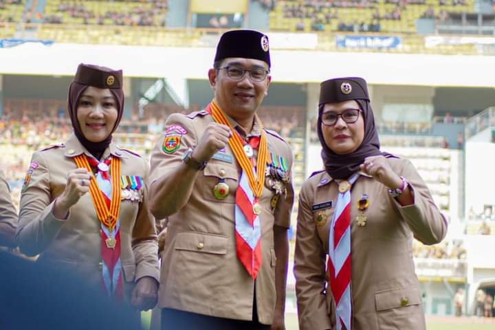 Peringatan Hari Pramuka ke-62, Bupati Nina Agustina Terima Penghargaan Lencana Darma Bakti