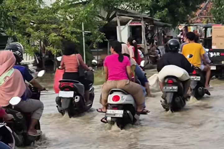 Banjir Luapan Sungai Cimanuk Mulai Surut, 8 Desa Terdampak