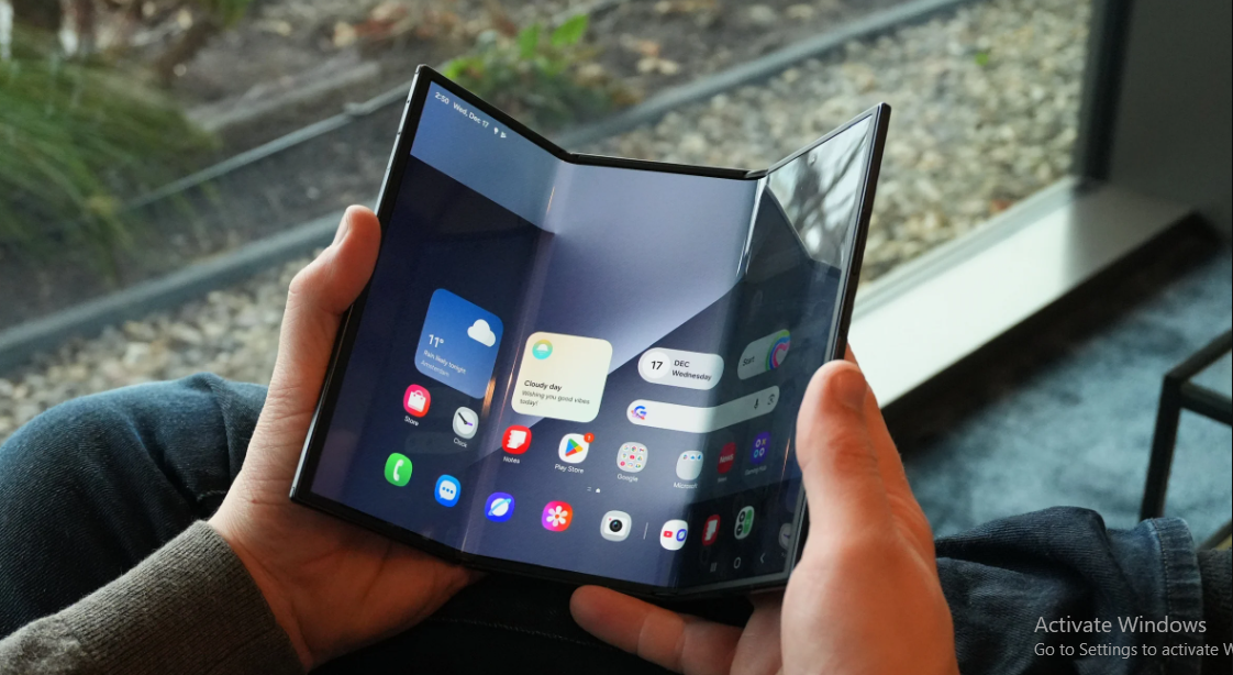 HP Lipat Tiga Pertama Samsung, Galaxy Z TriFold Siap Ubah Standar Smartphone!