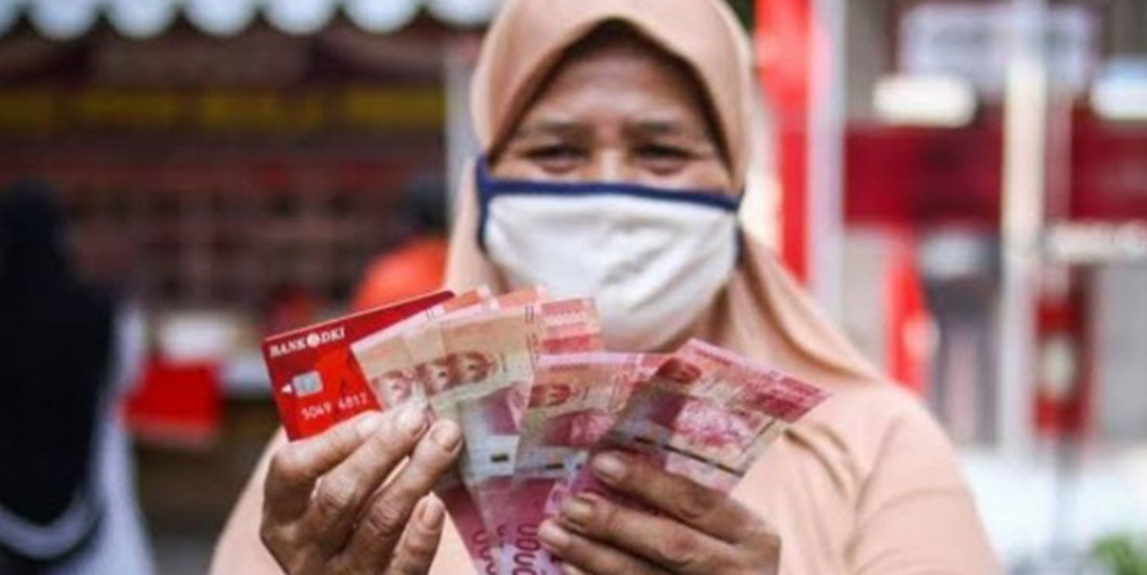 Dana Rp600.000 Langsung Masuk! Begini Cara Cek dan Dapatkan Bansos BLT BBM Pakai NIK e-KTP Anda!