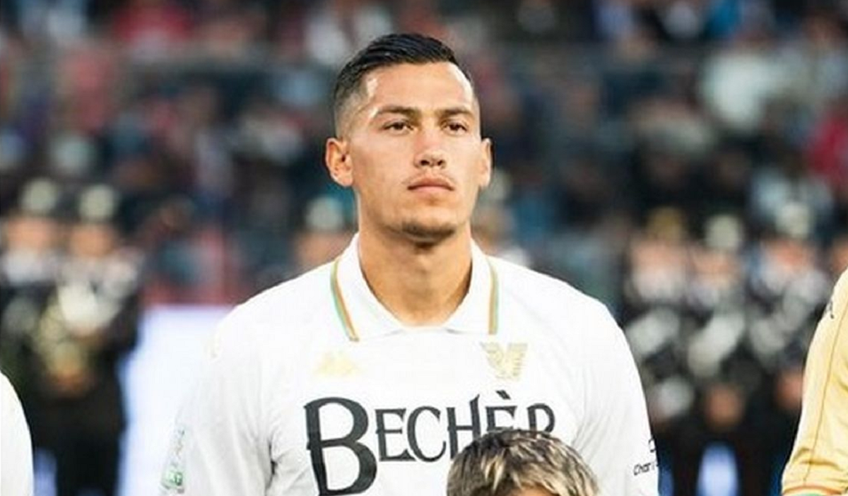 Banyak Ditawari Klub Besar Eropa, Jay Idzes Tetap Fokuskan Karirnya Bersama Venezia FC