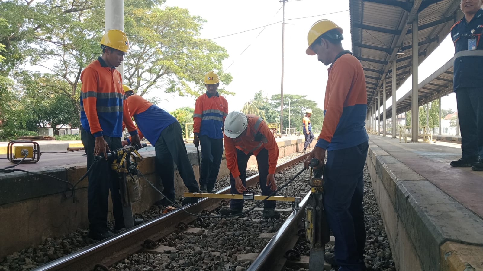 PT KAI Daop 3 Cirebon Pastikan Keamanan Jalur Kereta di Wilayah Indramayu Jelang Arus Mudik