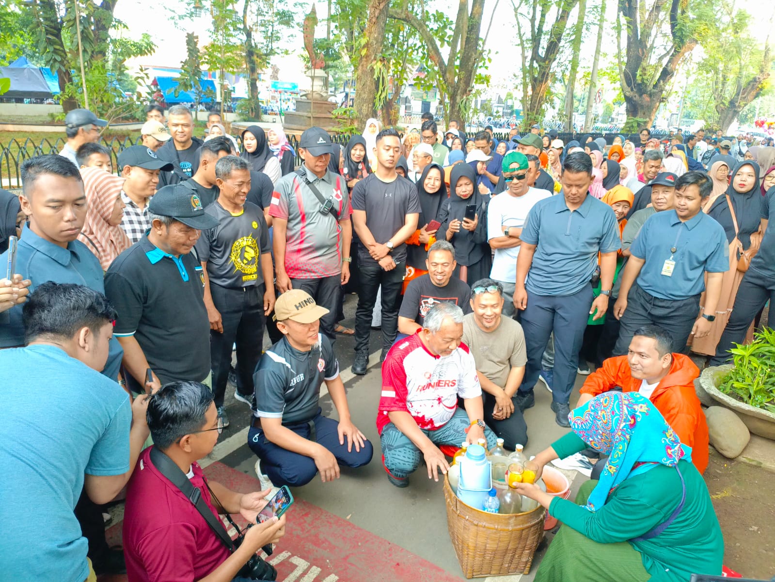 Tekad Pasangan ASIH Tingkatkan Layanan Kesehatan Seluruh Pedesaan di Jabar, Begini Caranya