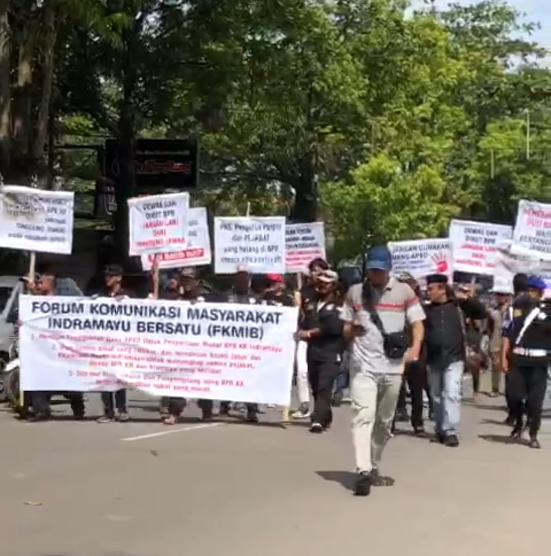 Aksi Unjuk Rasa FKMIB Datangi Gedung DPRD, Tuntut BPR KR Segera Kembalikan Uang Nasabah