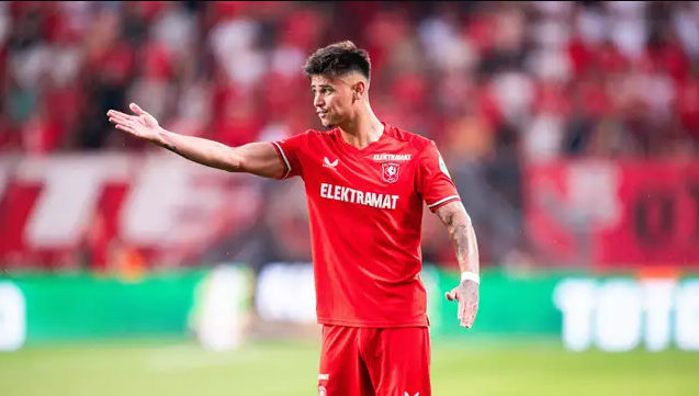 Drama Bursa Transfer Kembali! Apakah Mees Hilgers Tetap Bertahan Di FC Twente?