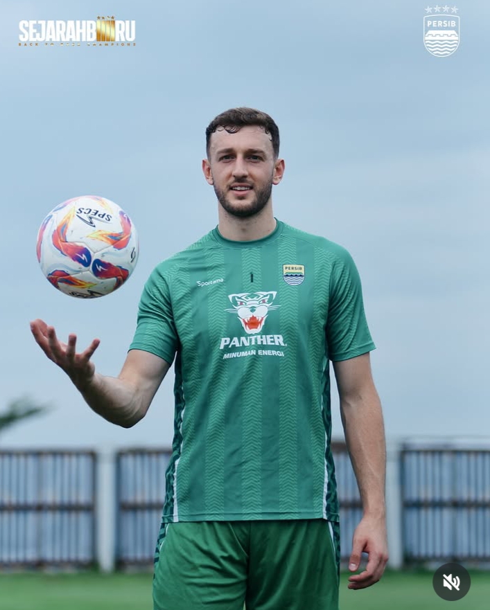 Kiper Anyar Persib Adam Przybek Belum Debut di 2 Laga, Bojan Hodak Masih Percayakan Teja Paku Alam 