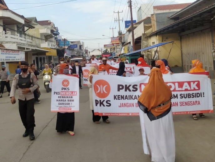 Dpd Pks Indramayu Gelar Flashmob Tolak Kenaikan Bbm Bersubsidi