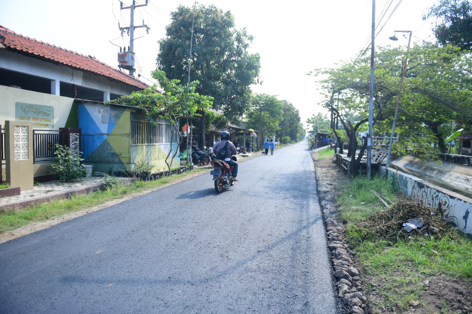Jalan Penghubung Krangkeng-Kedokanbunder Mulus, Warga Sambut Baik