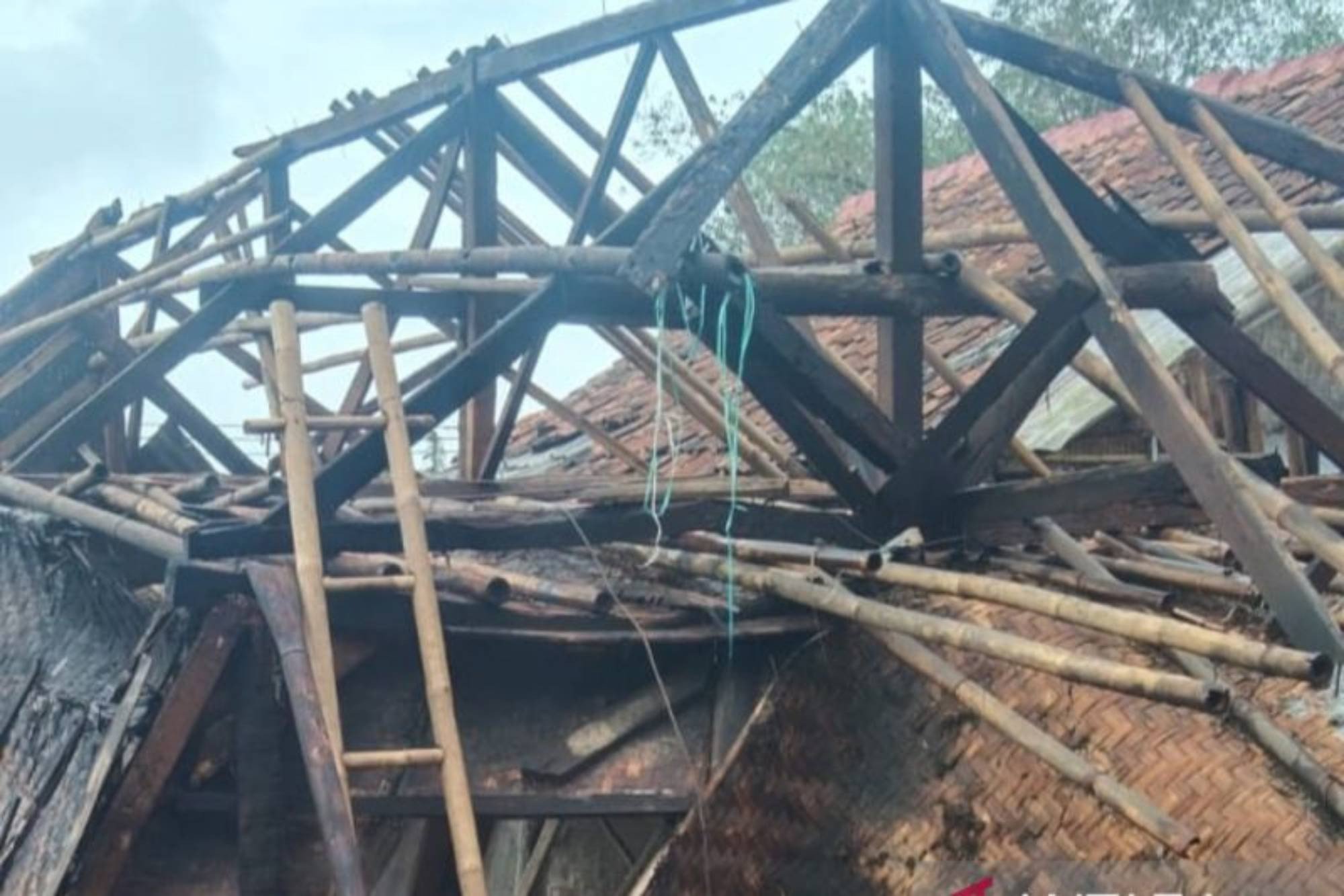 Longsor dan Angin Puting Beliung Melanda Kabupaten Sukabumi