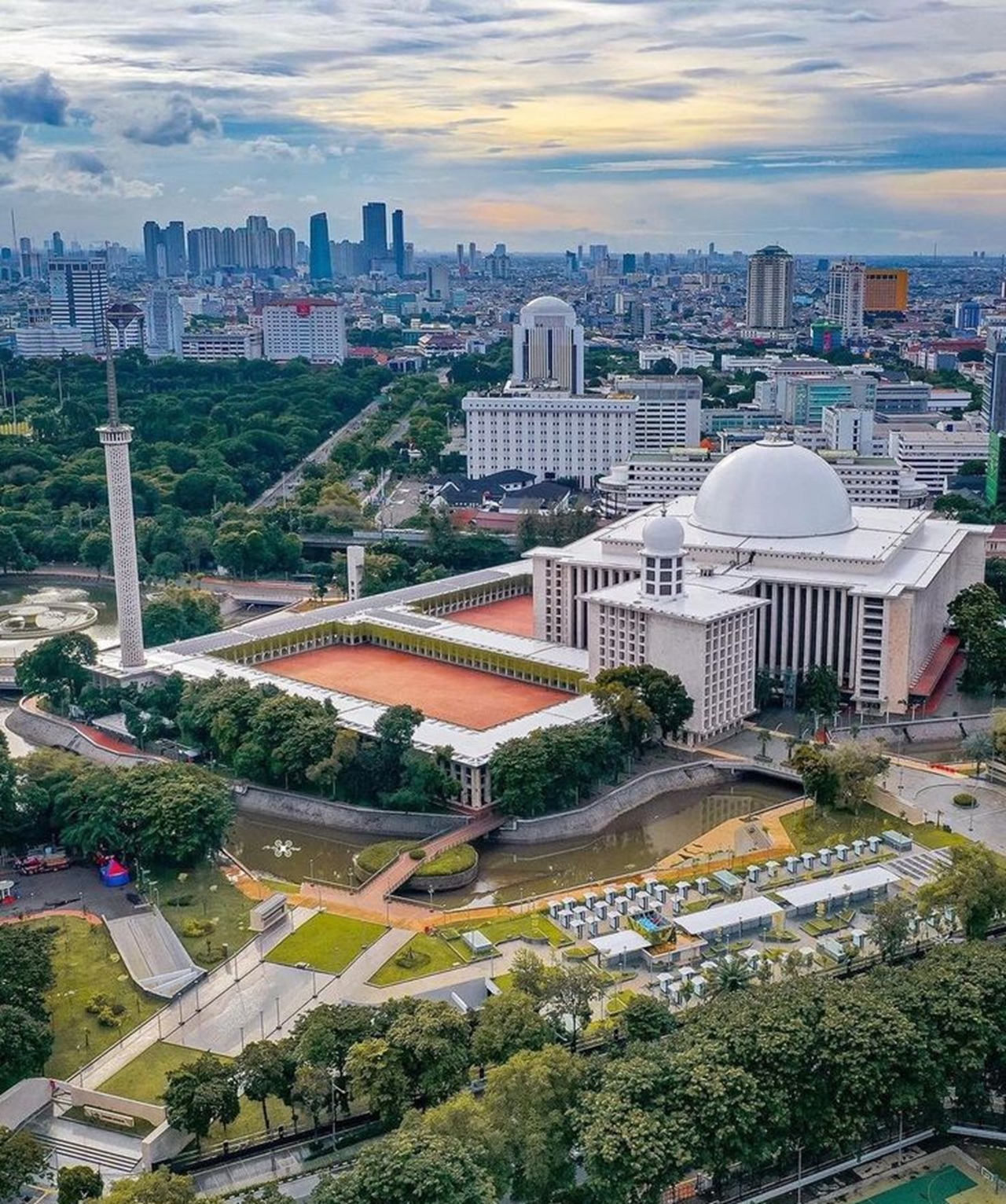 Kembali Kalahkan Negara Timur Tengah! Indonesia Kembali Jadi Destinasi Wisata Muslim Terbaik Di Dunia!
