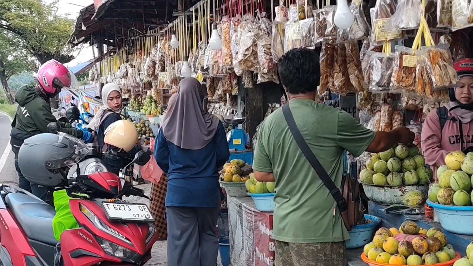 Arus Balik Sentra Oleh-oleh di Pantura Indramayu, Penjual Mengaku Omzet Naik 90 Persen