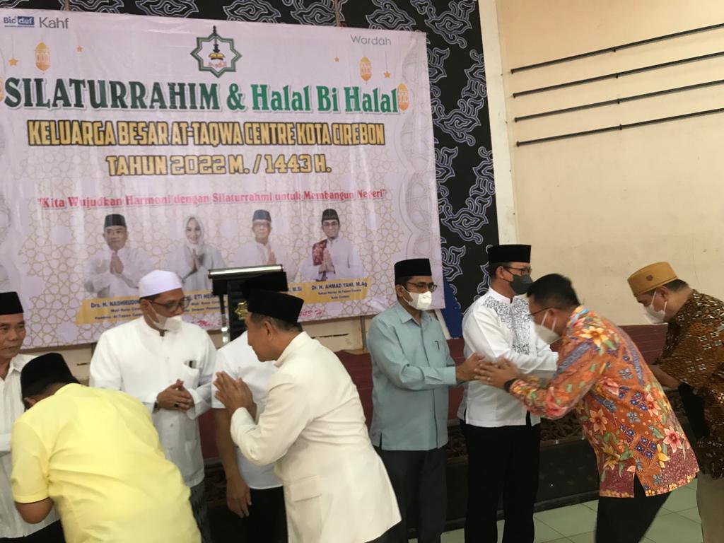 Keluarga Besar Attaqwa Center Kota Cirebon Gelar Halal Bi Halal 