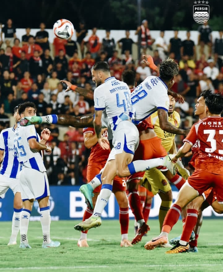 Start Kurang Meyakinkan, Persib Jadi Incaran Semua Tim BRI Super League, Hattrick Juara Terancam!