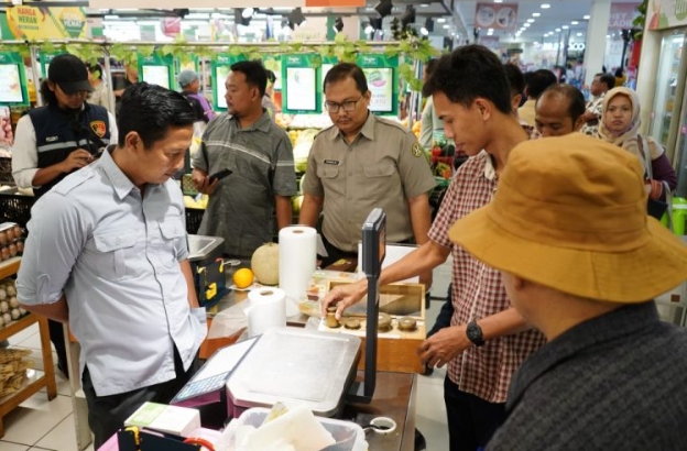 Jelang Natal dan Tahun Baru, Sejumlah Barang Ditemukan Telah Kedaluwarsa 