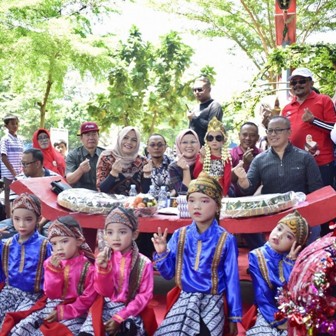 Bupati Nina Hadiri Sabtu Ceria di Taman Tjimanoek 