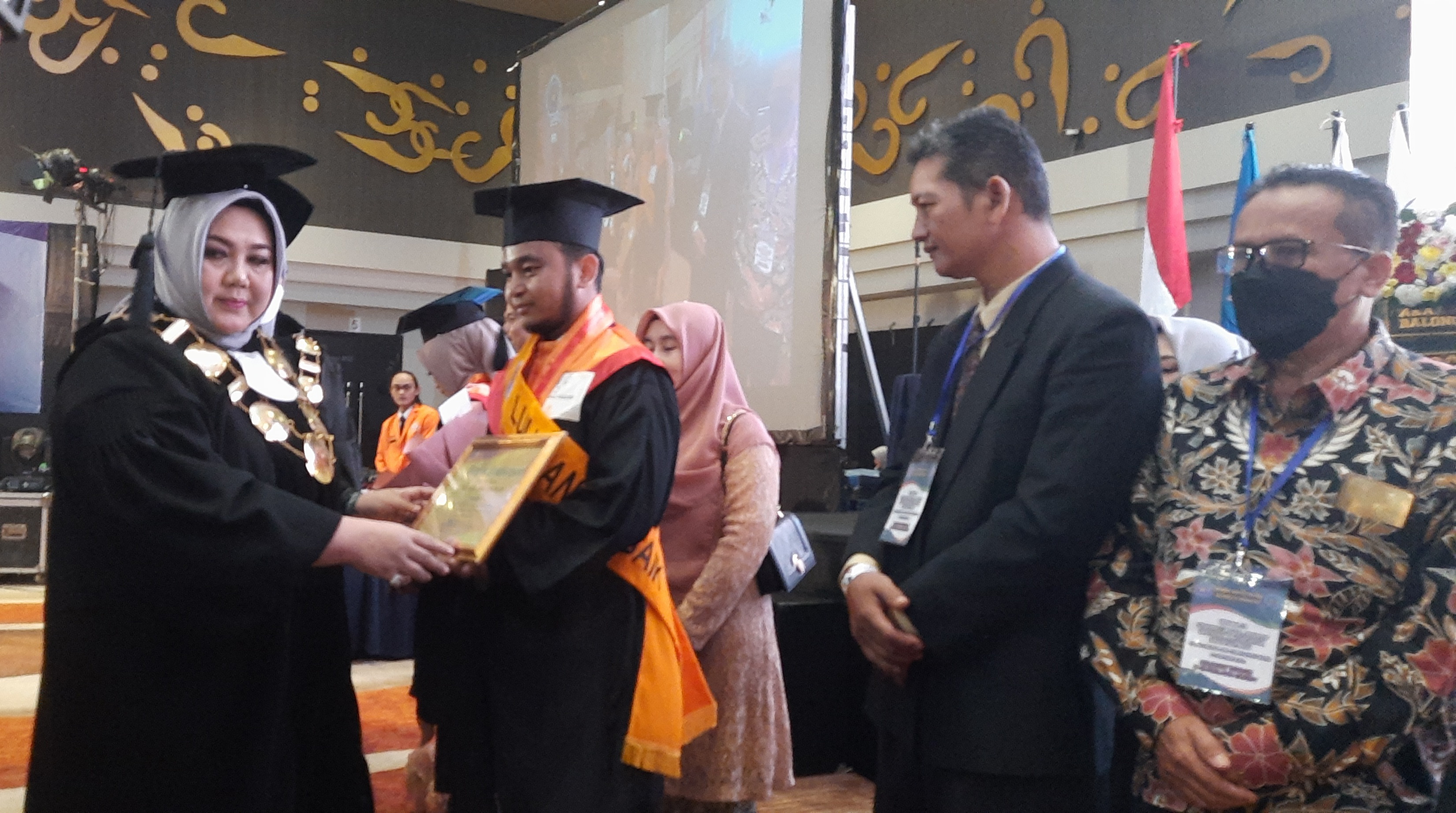 ITPB Sukses Helat Wisuda Ke-19 Akamigas Balongan