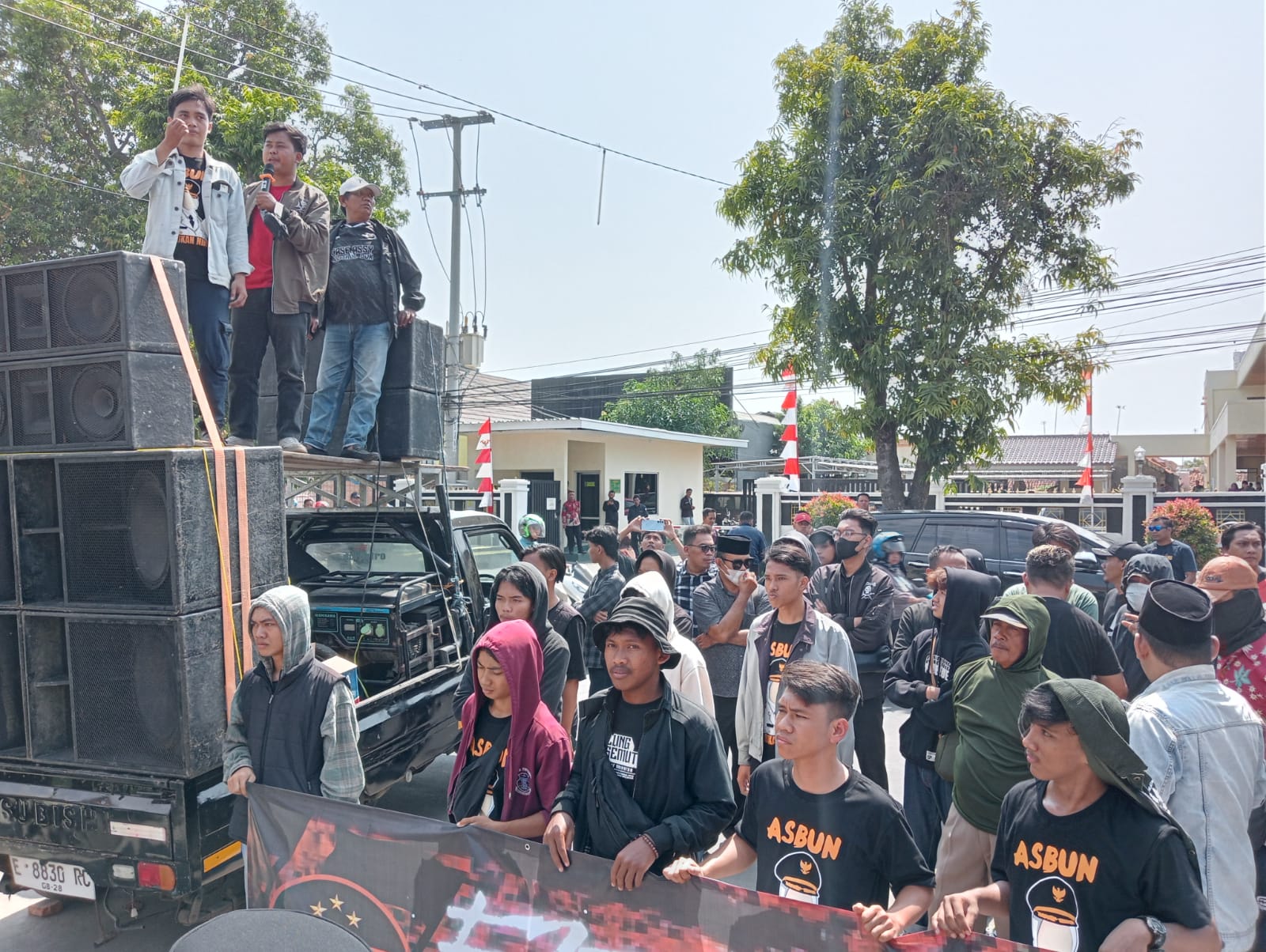 Forum Indramayu Menggugat Berdemonstrasi di Kejari Minta Panji Gumilang Ditangkap 